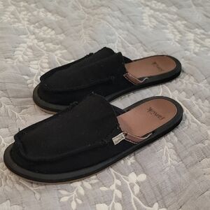 Sanuk Womens Black Canvas Slip-Ons